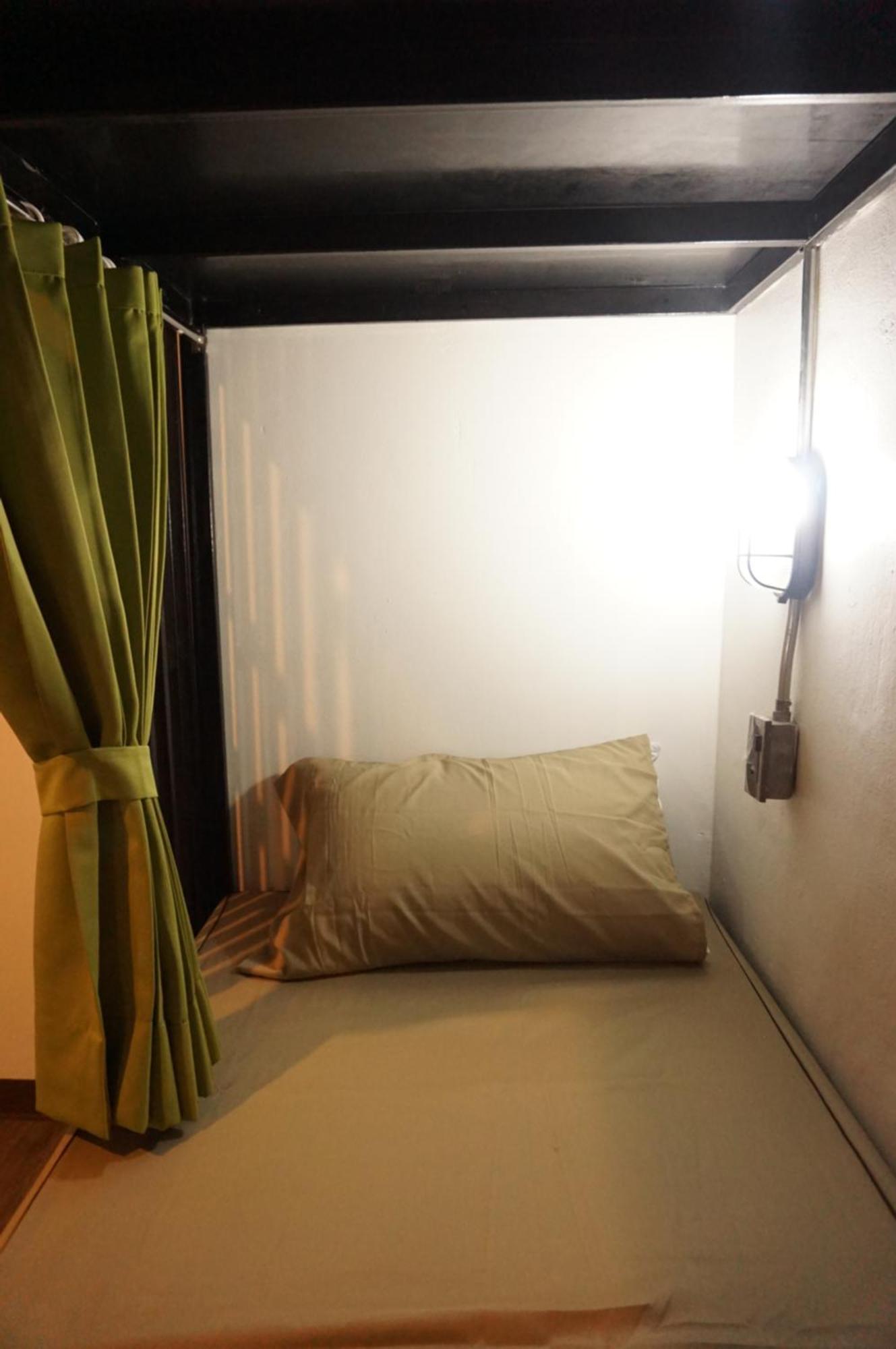 Feel Good Bangkok Hostel Экстерьер фото