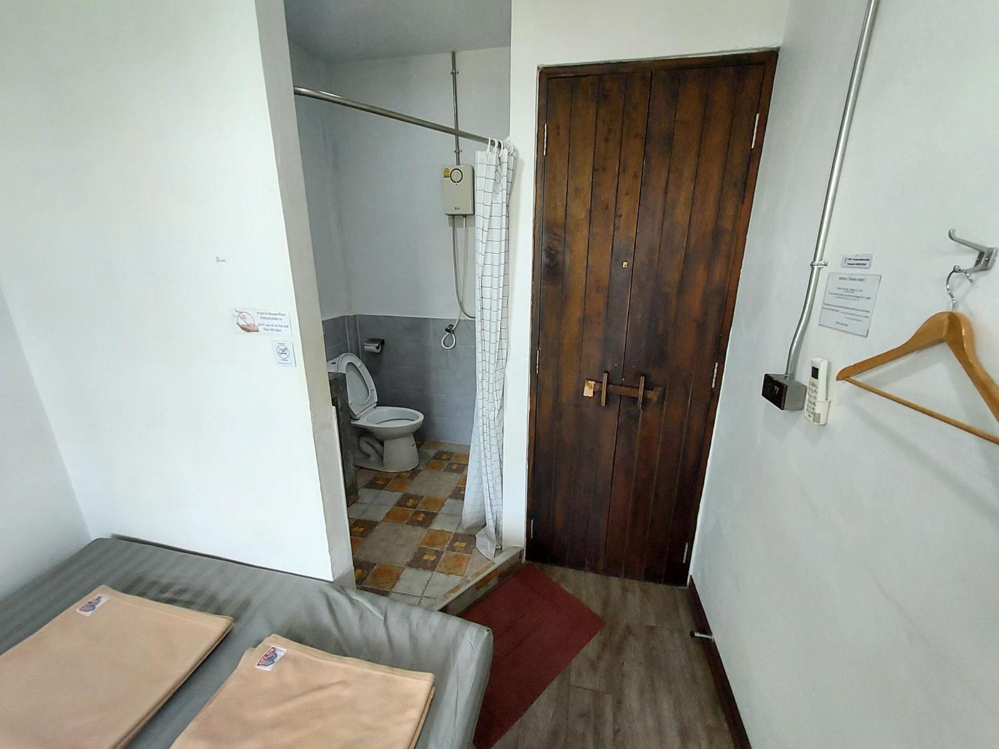Feel Good Bangkok Hostel Экстерьер фото