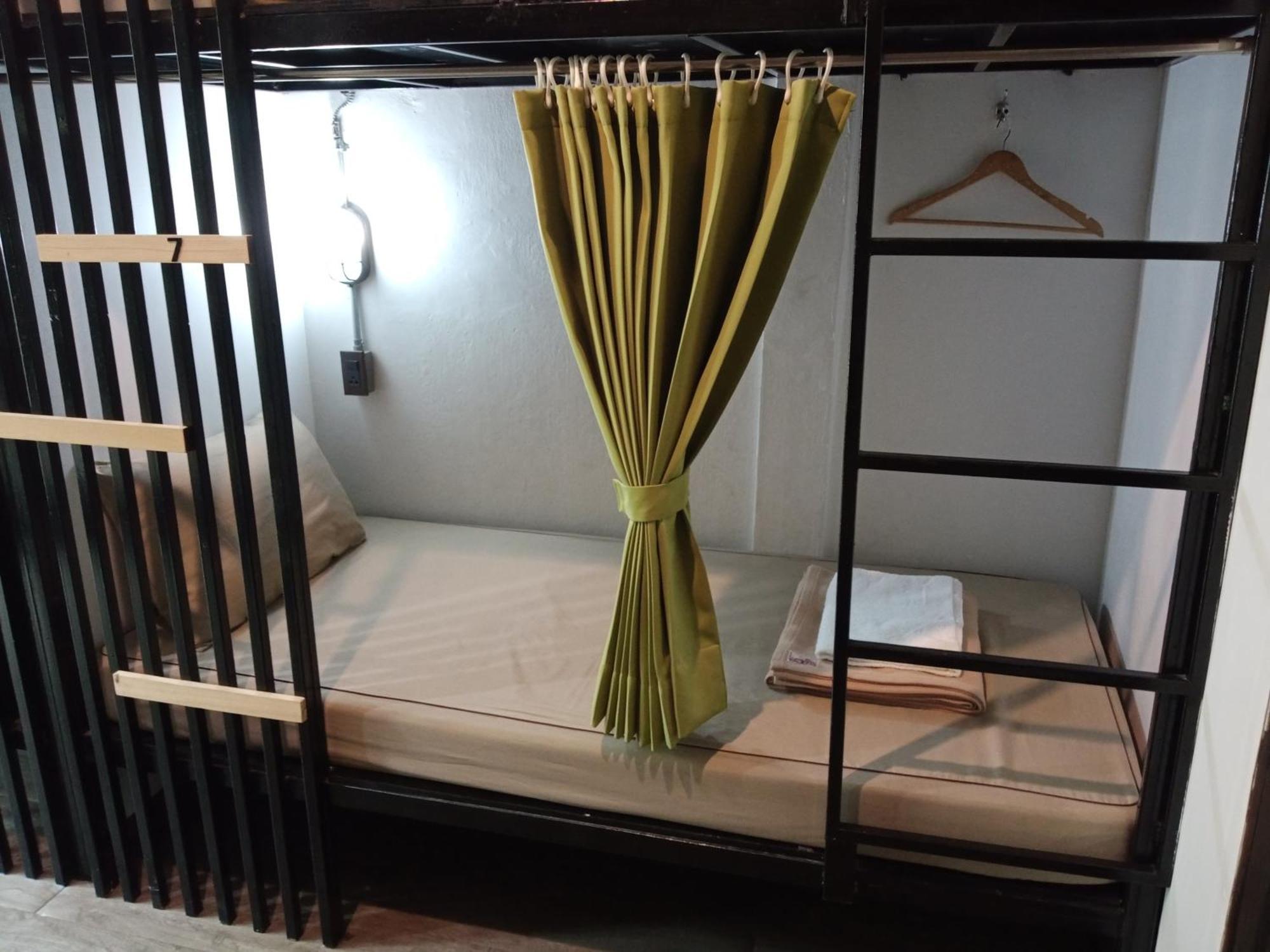 Feel Good Bangkok Hostel Экстерьер фото