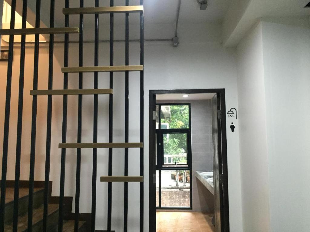 Feel Good Bangkok Hostel Экстерьер фото