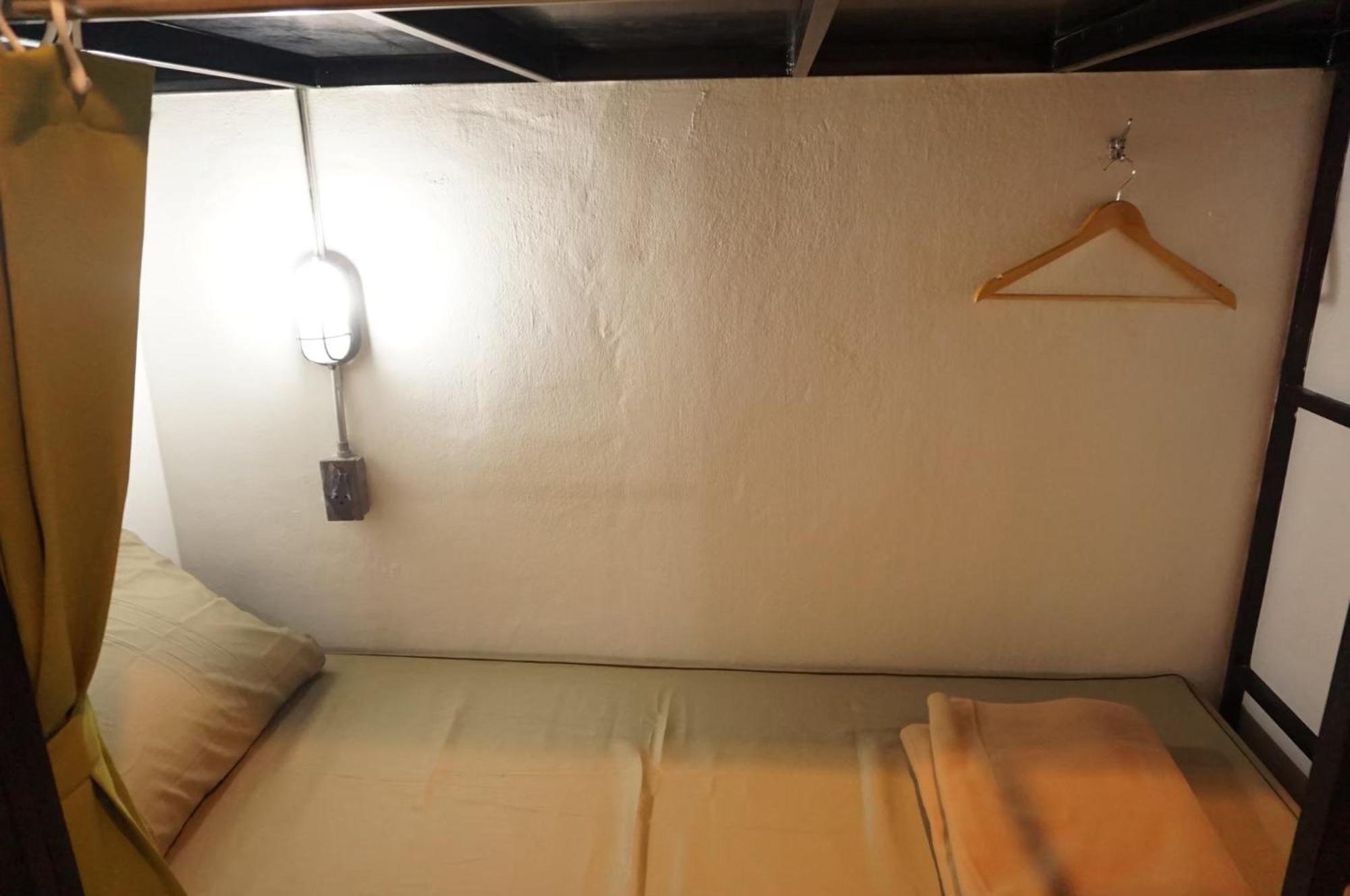 Feel Good Bangkok Hostel Экстерьер фото